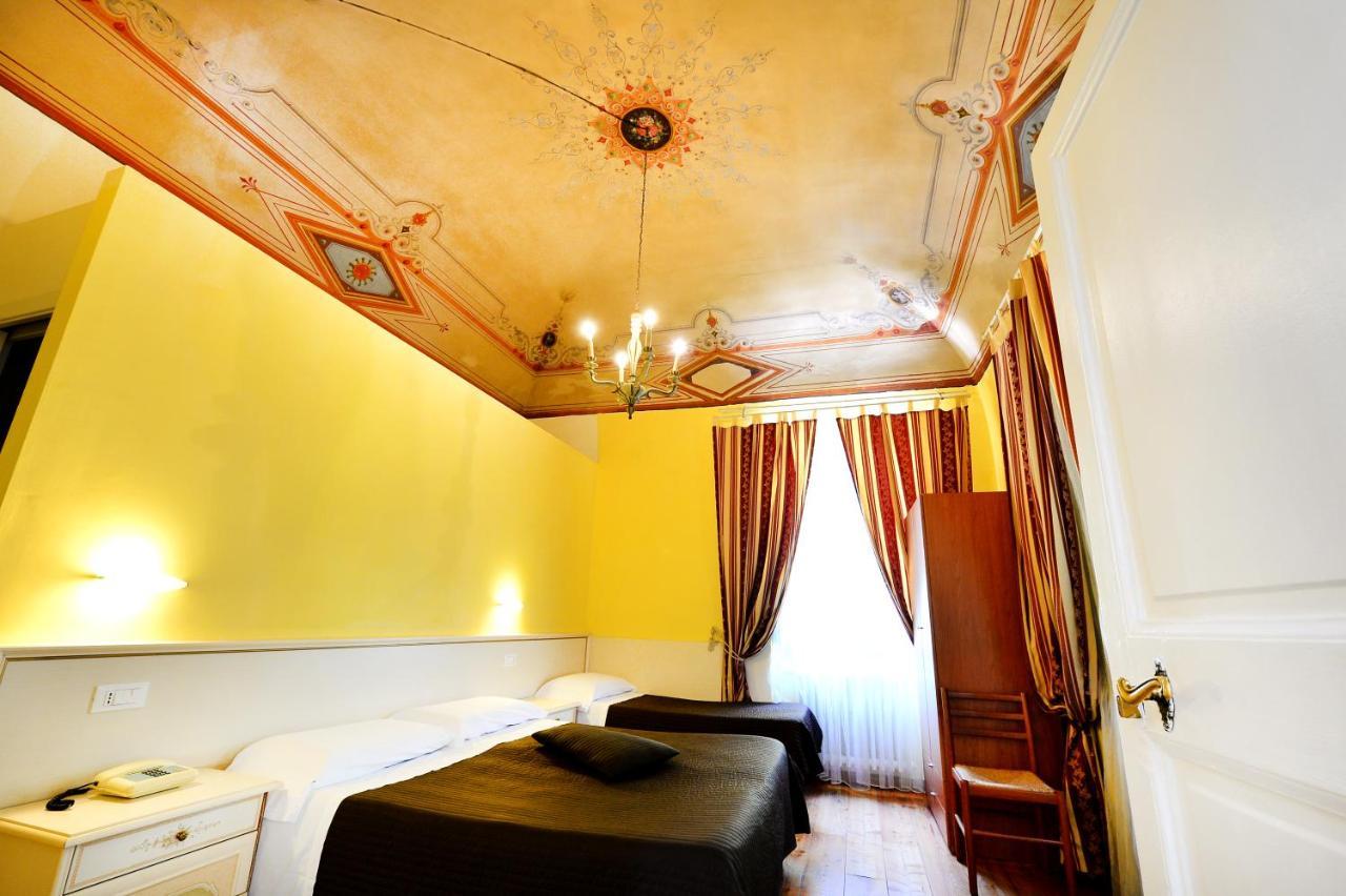 Iris Hotel