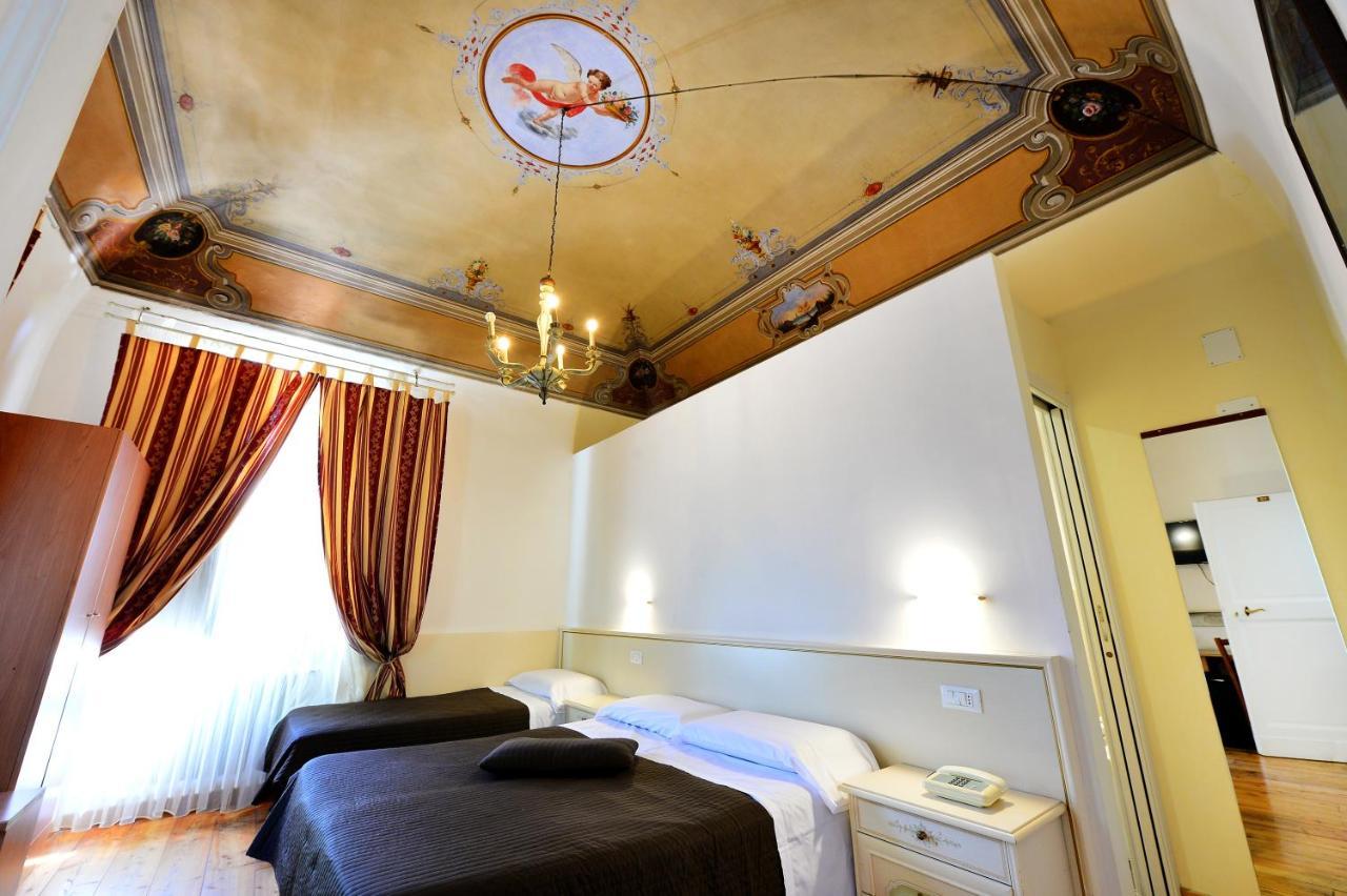 Iris Hotel